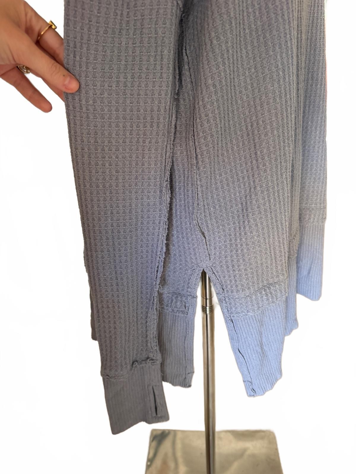 We The Free Extra Small Gray Waffle Knit Off-Shoulder Sweater