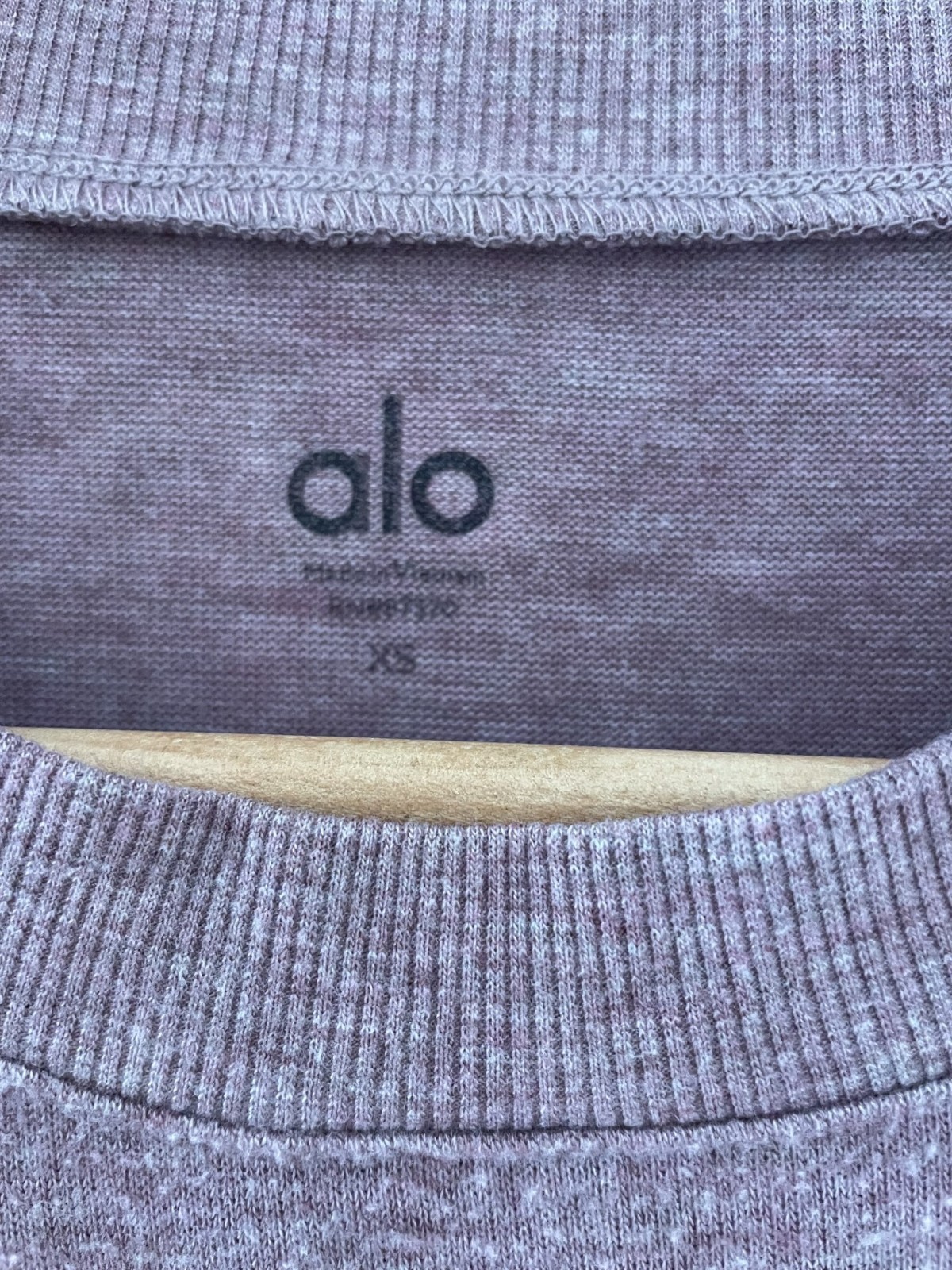 ALO yoga Glimpse Split Side Hem long sleeve dusted plum heather XS