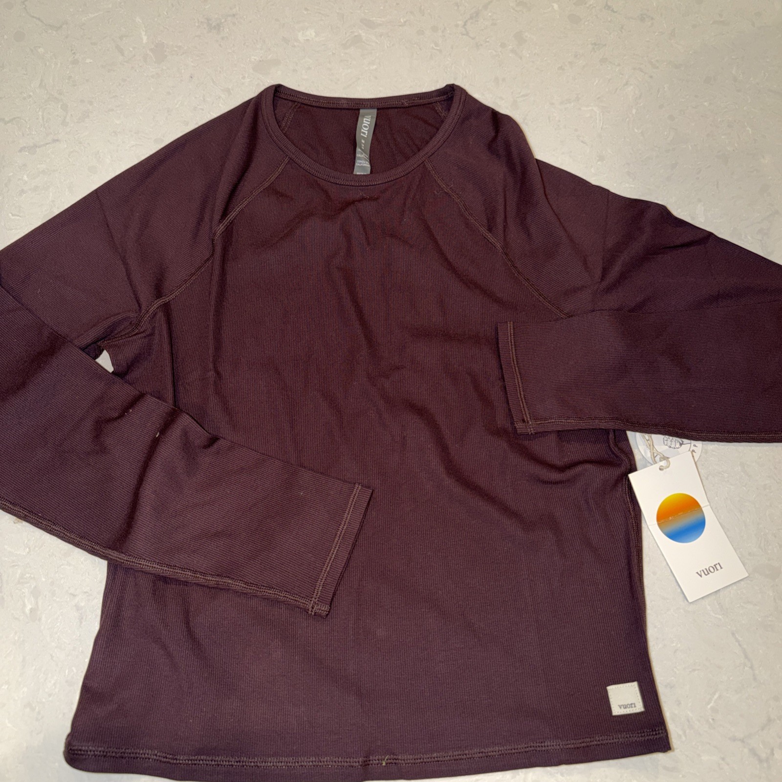 VUORI Long Sleeve Pose Crew RAISIN PURPLE SIZE Medium NWT