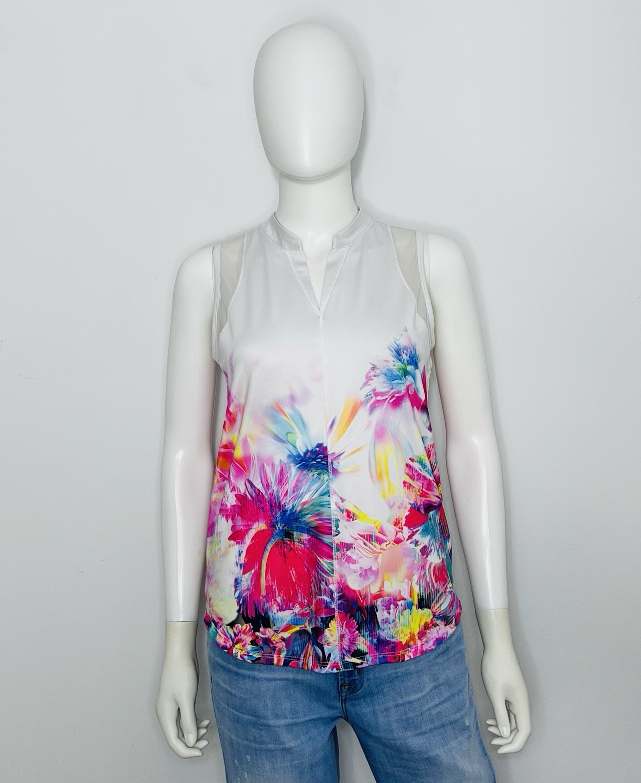 Lucky In Love Womens Tank Top XS White Pink Yellow Blue Floral High Neck Tennis