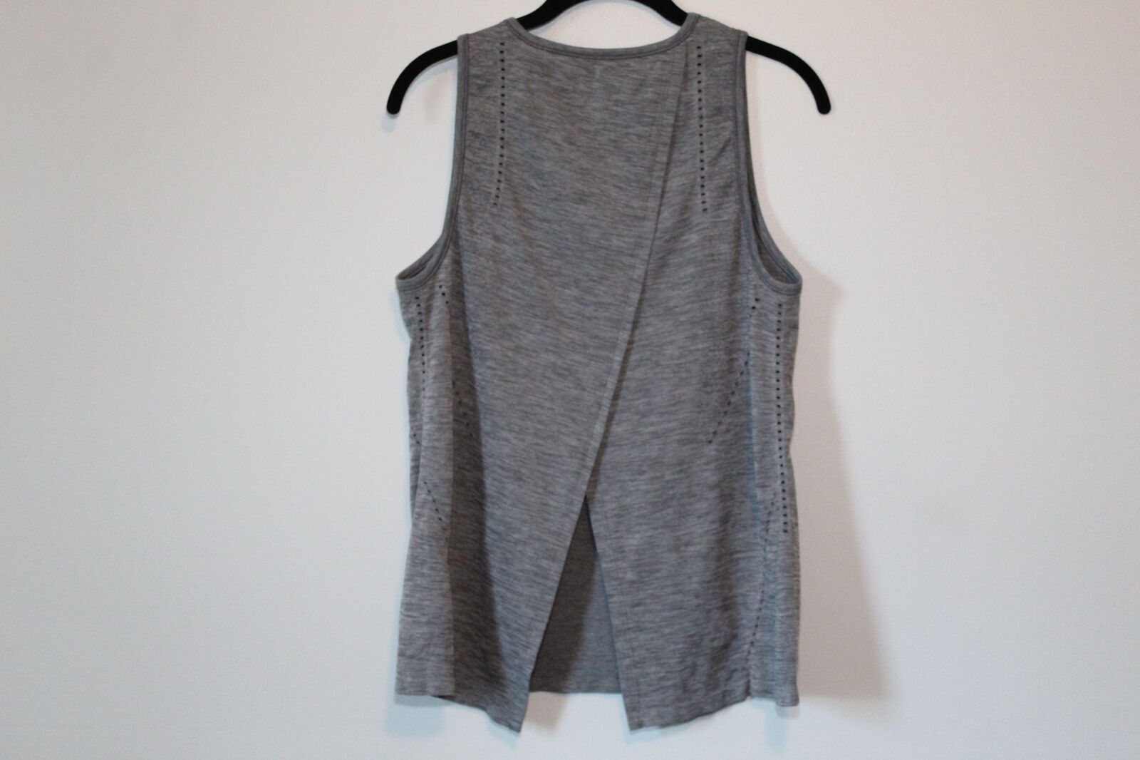 Athleta Foothill Athletic Perforated Tank Top Gray Women’s Size Small H14500