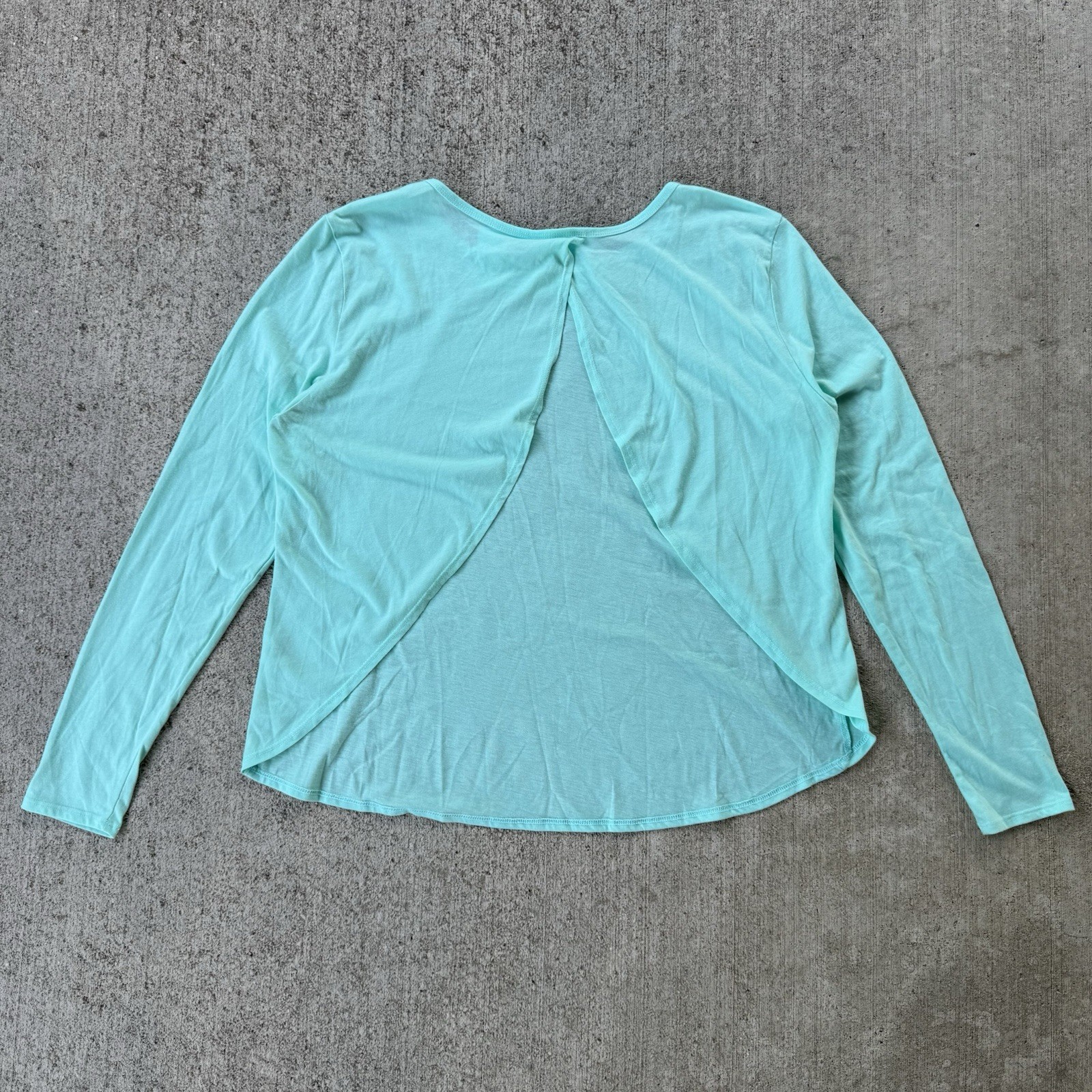 NEW Fabletics Millie Split Open Back Long Sleeve Top Turquoise Aqua Blue Large