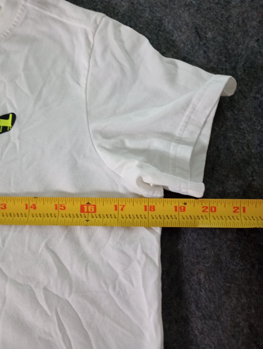 Puma Training 2-Piece Activewear Set – White Logo Tee & Black Graphic