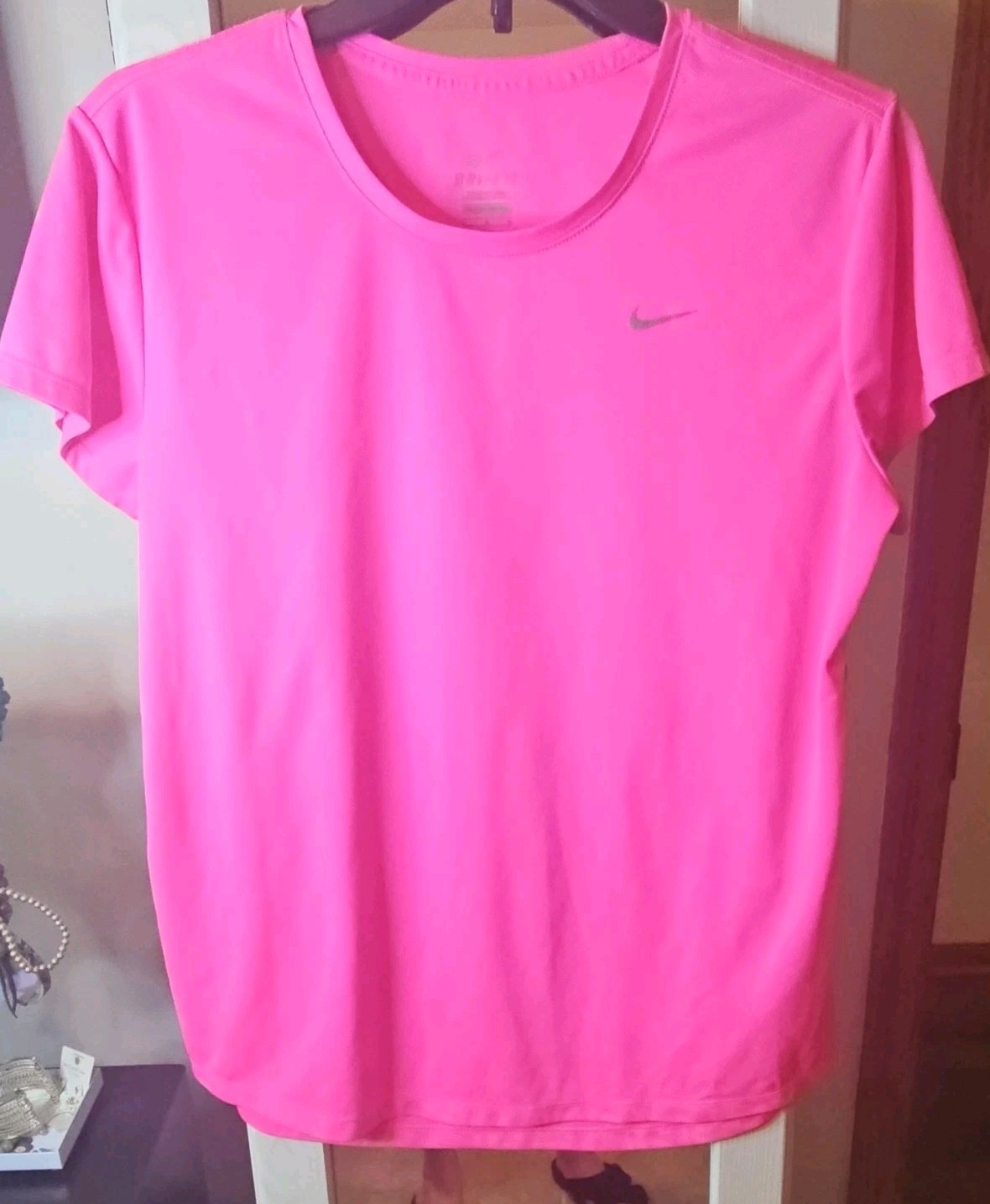Nike Dri-FIT Pink Solid Polyester Crew Neck Short Sleeve T-Shirt Women’s L