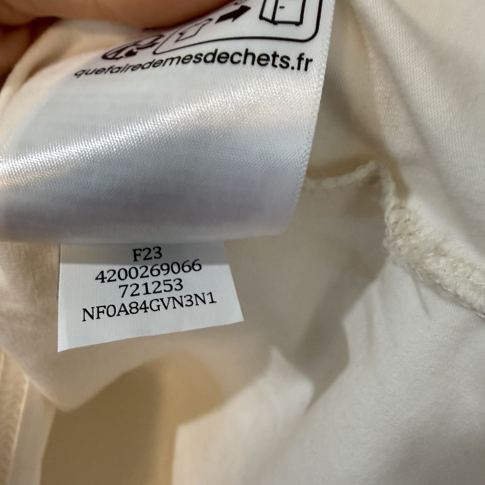 NWT The North Face Long Sleeve Evolution Fitted Small Gardenia White