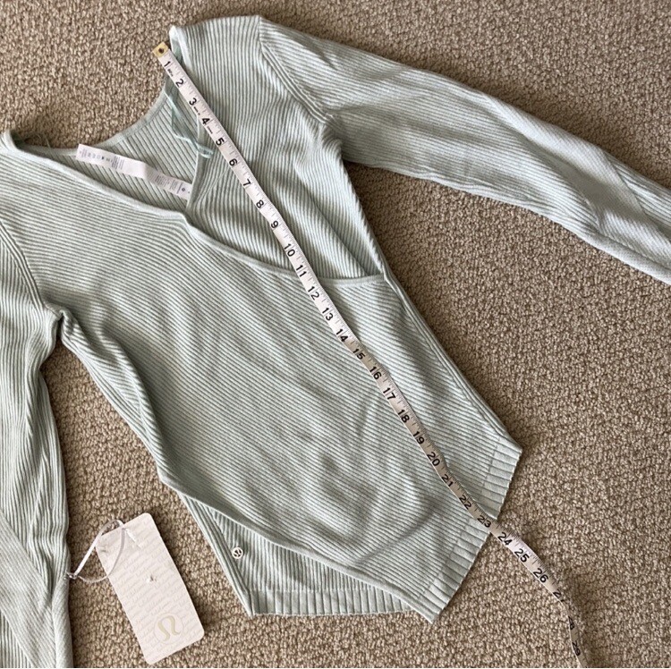 LULULEMON Wrap It Back Sweater Cashmere Define Reversible Sea Green Size 4 EUC