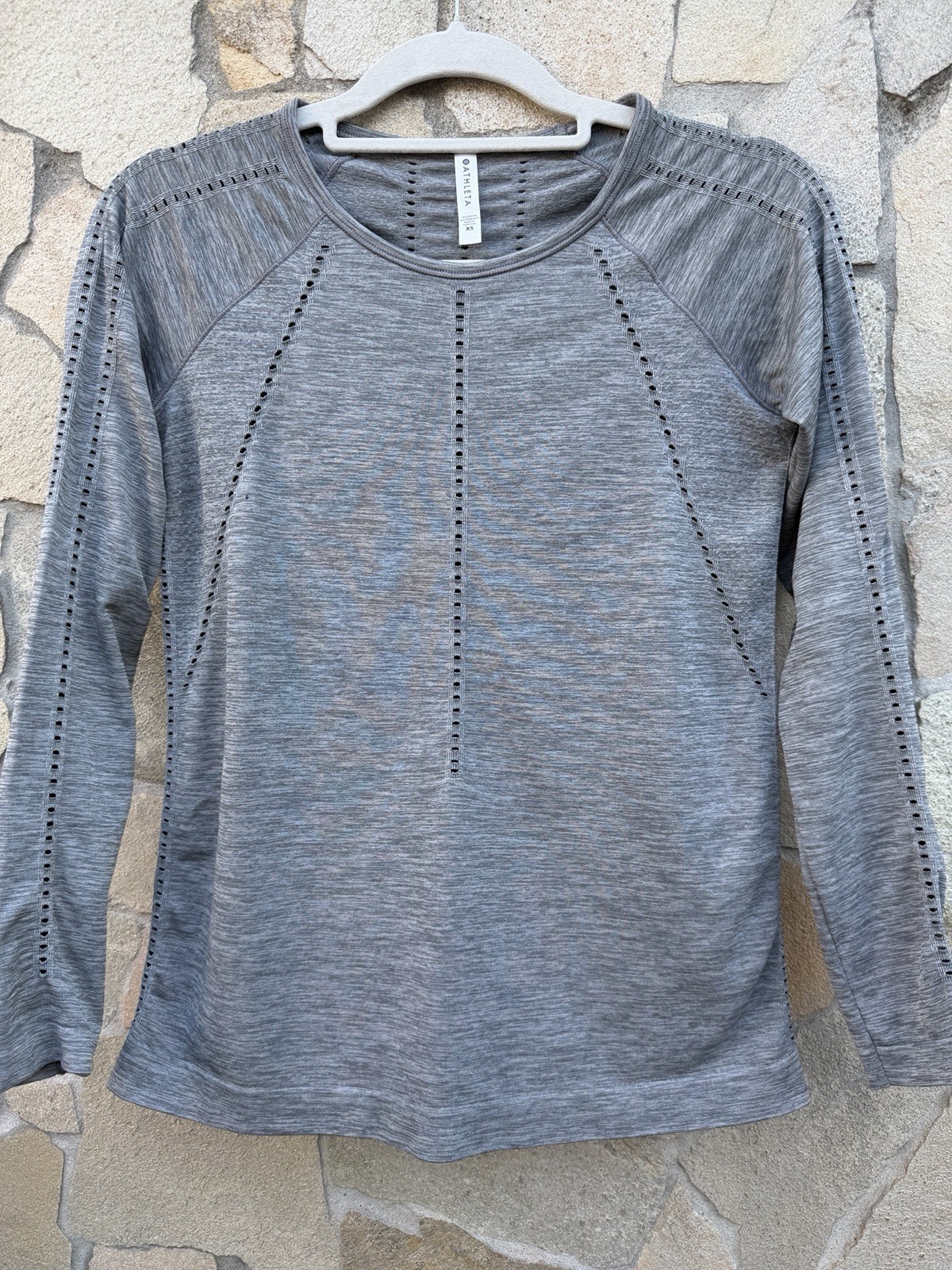 Athleta Long Sleeve Performance Top XS Gray Perforated Athletic Yoga Portugal (