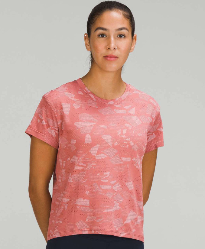 Lululemon Train to Be Short Sleeve Shirt in Brier Rose Multi Size 6