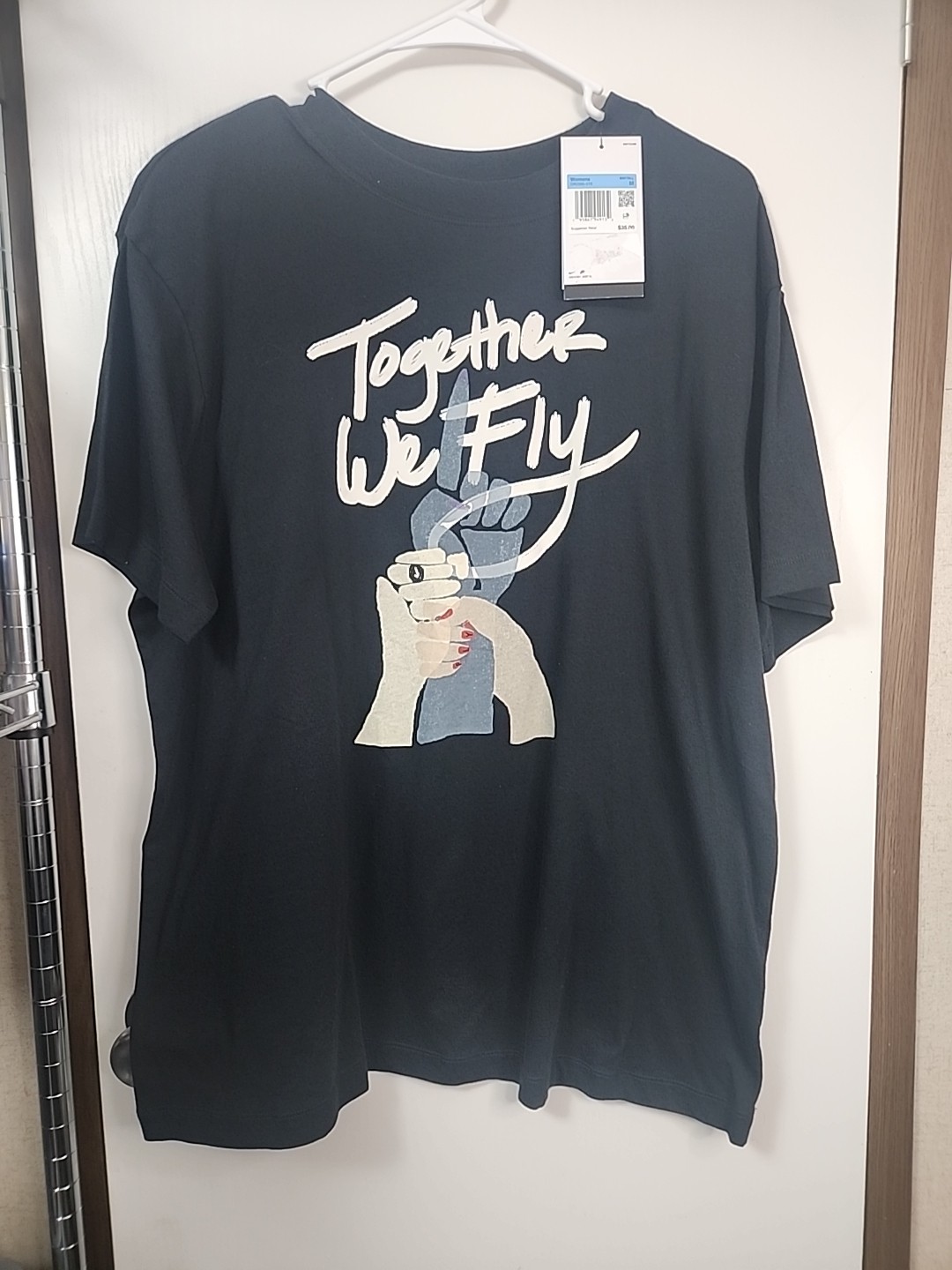 New Women’s Nike Swoosh Fly Boyfriend T Shirt Size Med We Fly Together BLACK