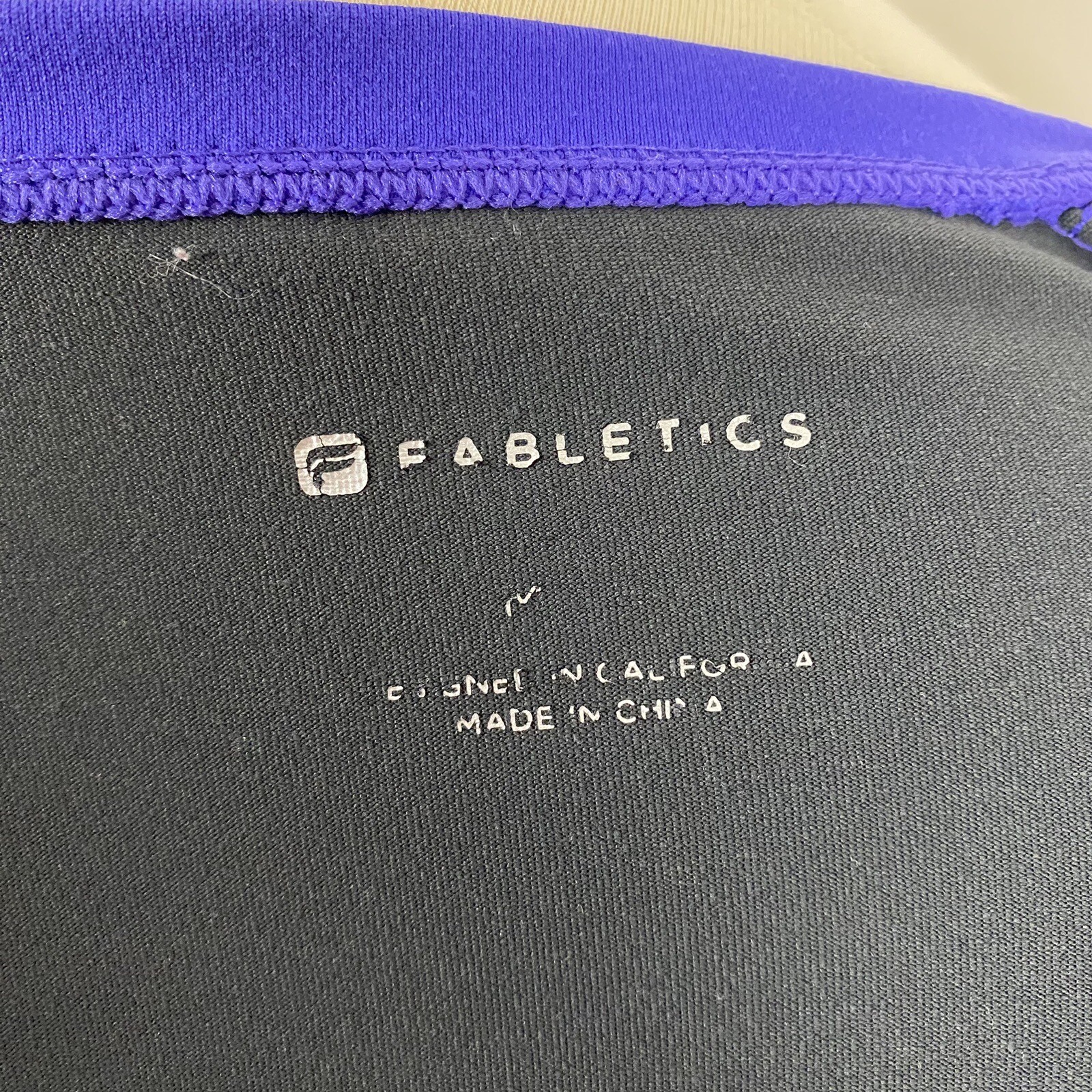 Fabletics Colorblock Mesh Panel Thumbhole Active Top Women Medium Purple Grey