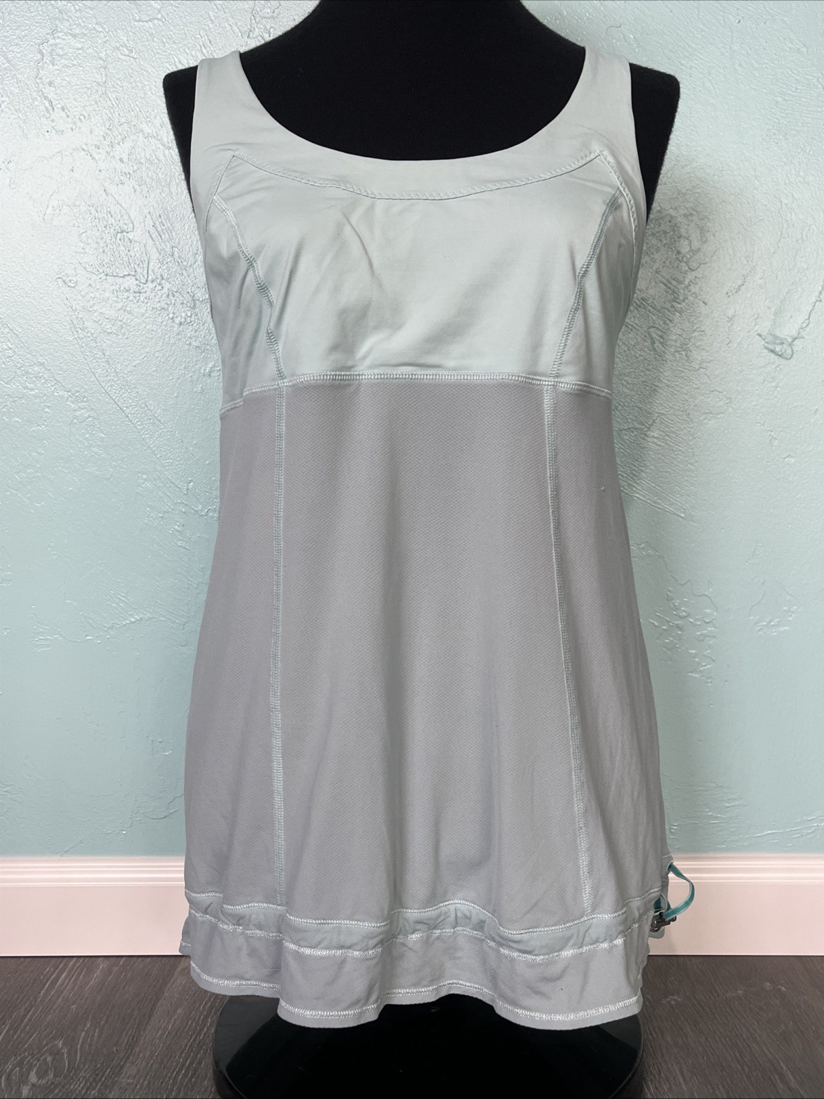 Lululemon Back Pleat Drawstring Muscle Tank Top PALE TURQUOISE BLUE 8 MEDIUM