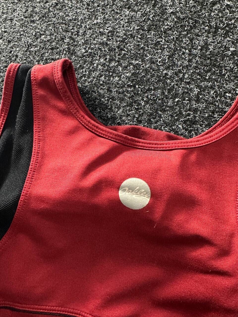 🚨Oakley Womens Red Active Performance Fit Hiking Cycling Gym Top Size L Y2K