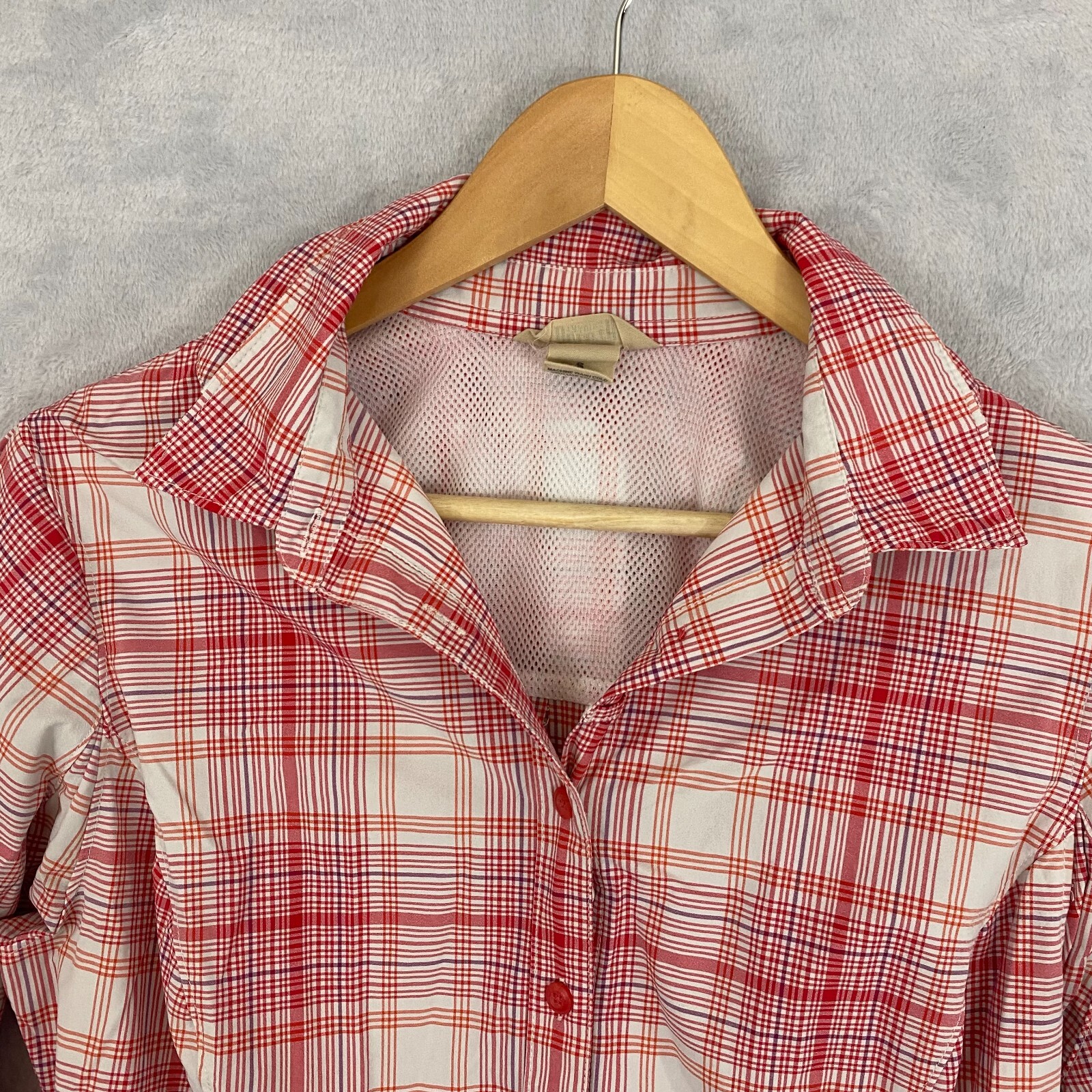 Duluth Trading Lightweight Button Up Shirt Womens Sz Small Red Pink Plaid Hiking