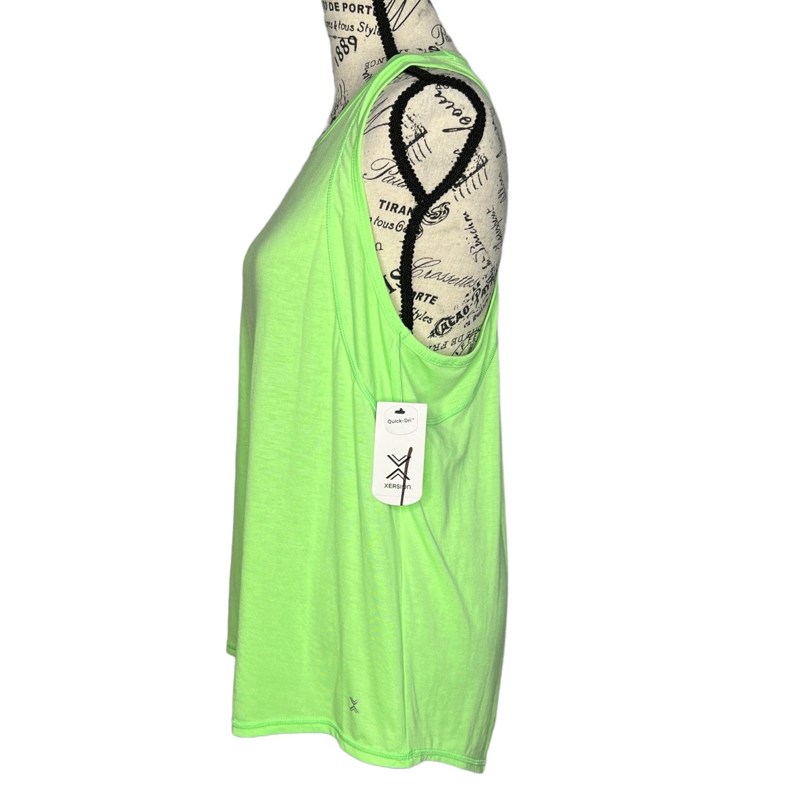 Xersion (M) Neon Stretch Quick-Dri Racerback Cross Pleat Back Athletic Tank Top