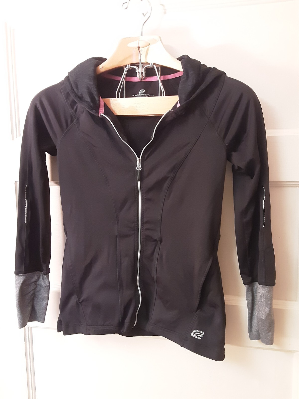 Road Runner Sports Women Small hooded Jacket Black Gray Activewear