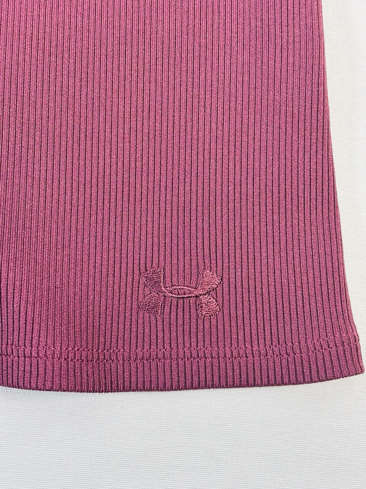 Under Armour HeatGear Women’s Maroon Ribbed Racerback Athletic Tank Top Size XS