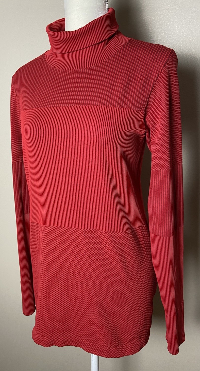 “NEW” Athleta L Flurry Seamless Turtleneck Thumbholes Stretch Red Top
