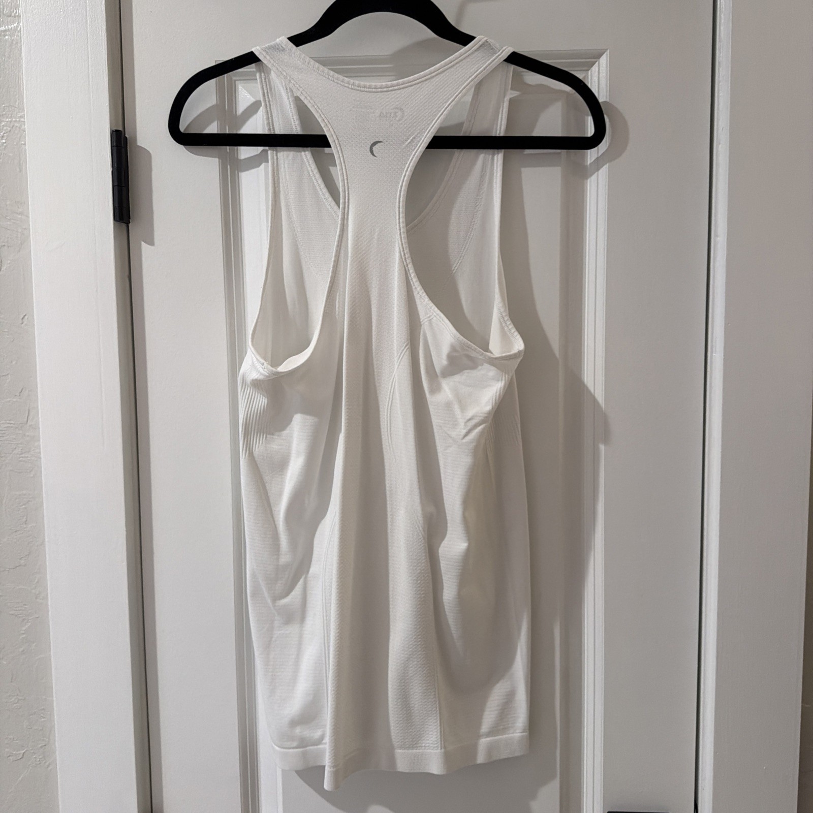 ZYIA Active White Copper Charged Seamless Racerback Tank Top Women’s Medium