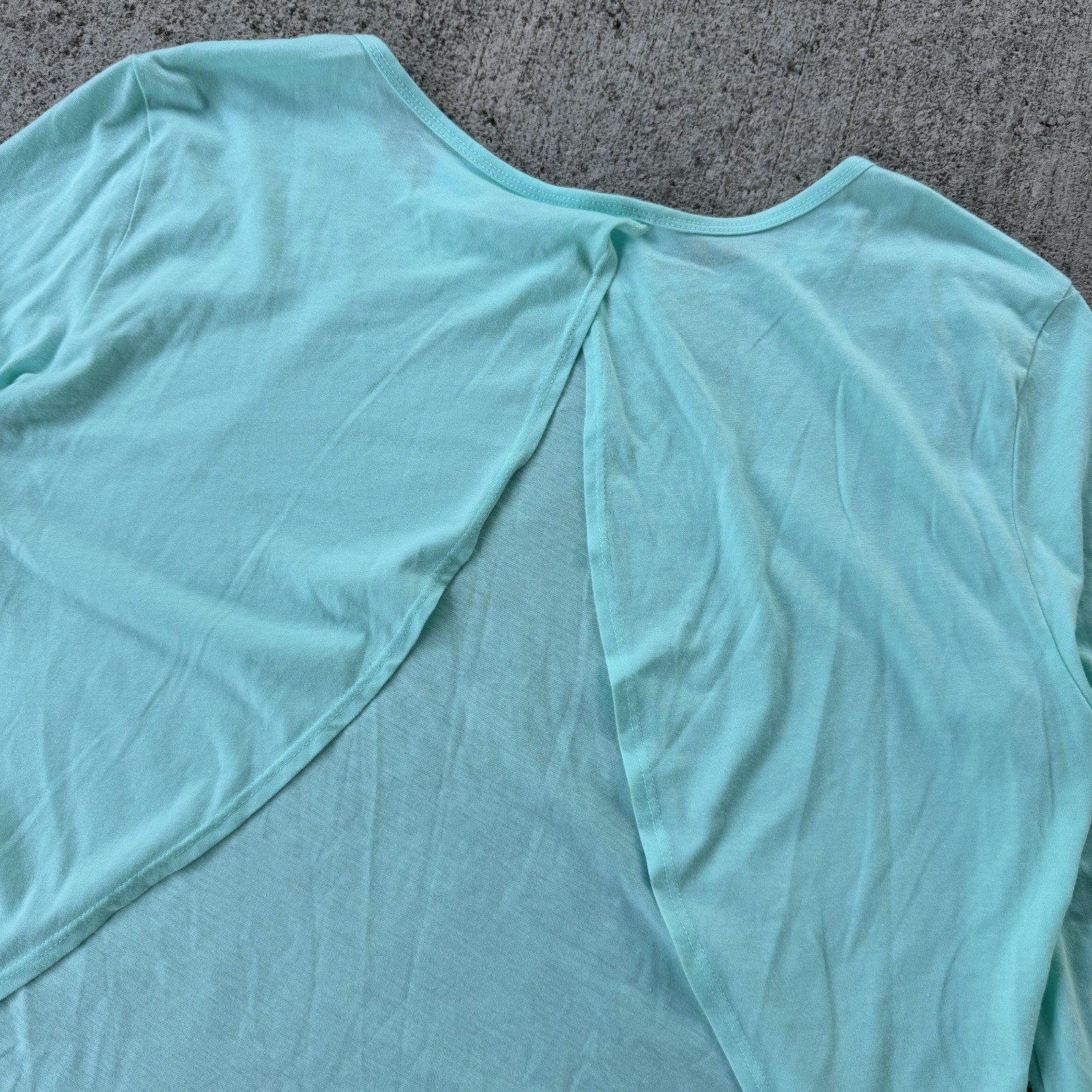 NEW Fabletics Millie Split Open Back Long Sleeve Top Turquoise Aqua Blue Large
