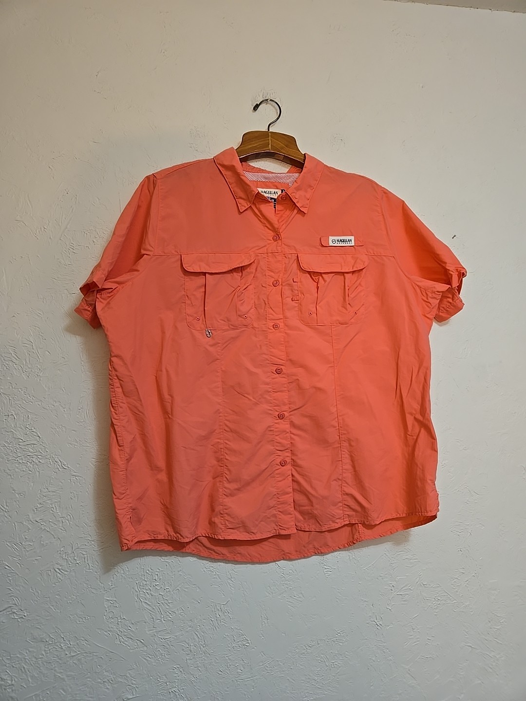 Magellan Womens Fish Gear Shirt Sz 1X Classic Fit Coral Pink Vented Outdoors EUC