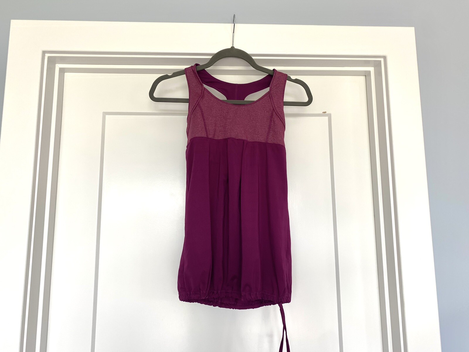 Old Navy Active Magenta Built In Bra Loose Fit Racerback Athletic Tank Top Sz XS