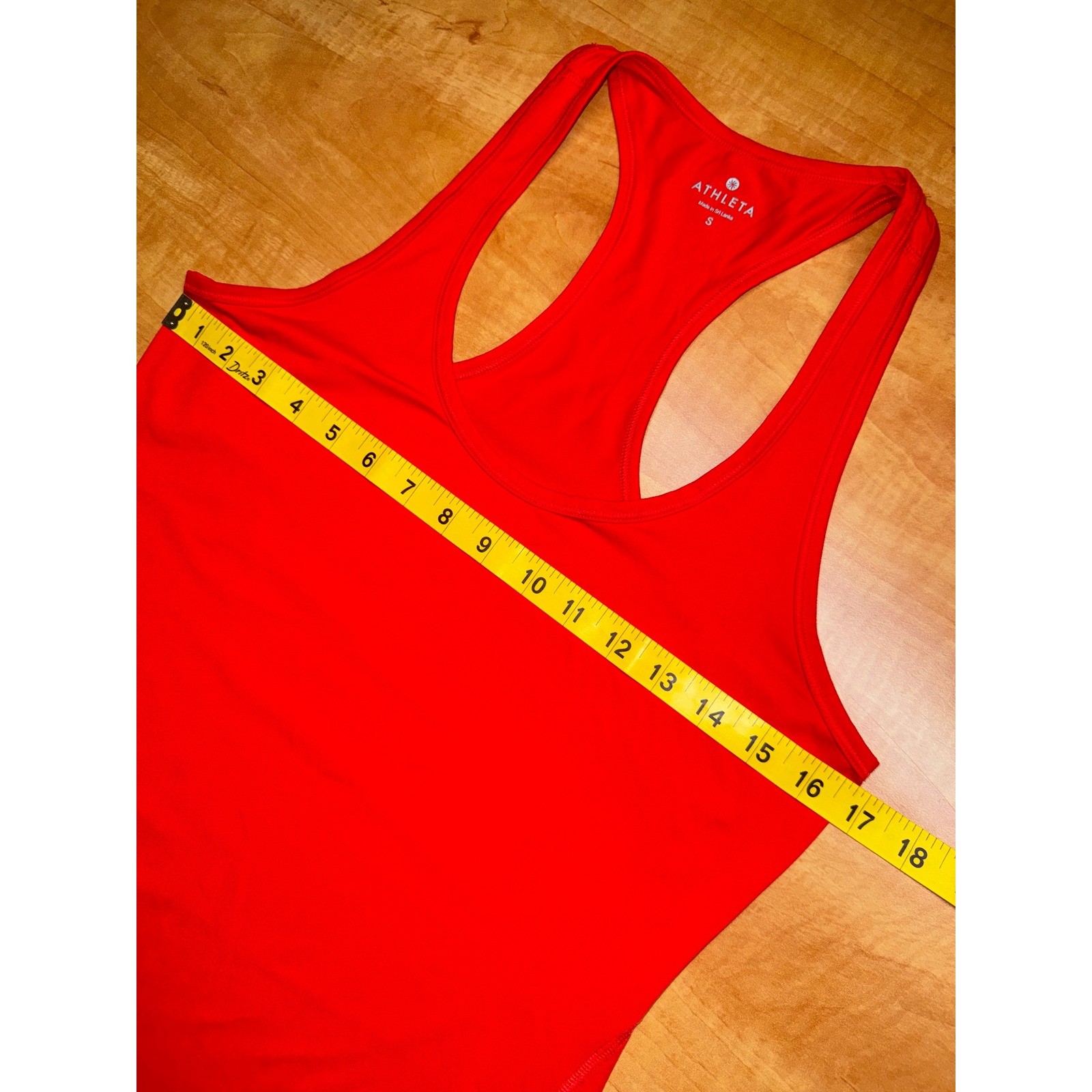 Athleta Womens Red Racerback Performance Tank Top Size S Scoop Neck Curved Hem