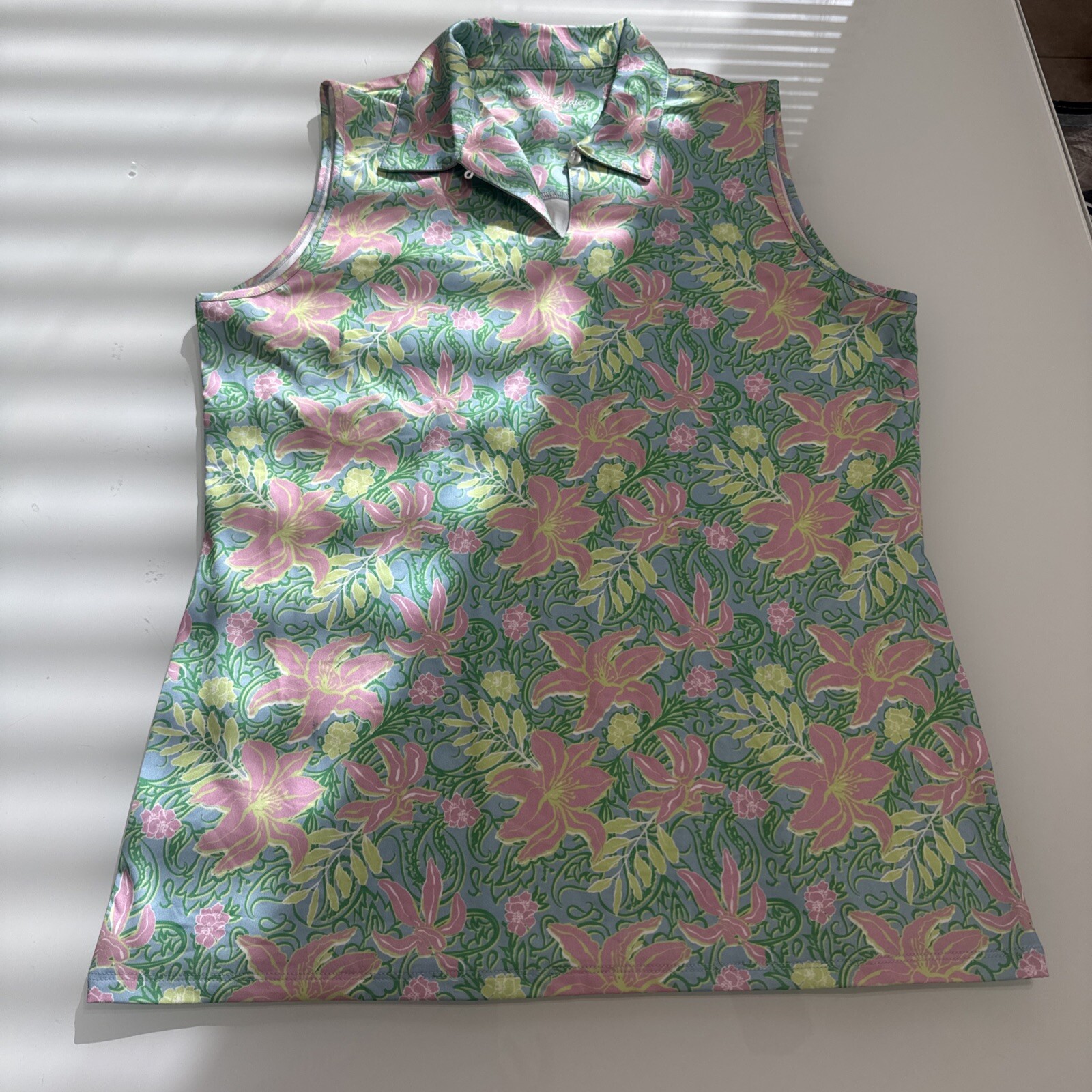 Court Haley Womens Tank Top size M Pink Blue Floral Sleeveless Pullover U5