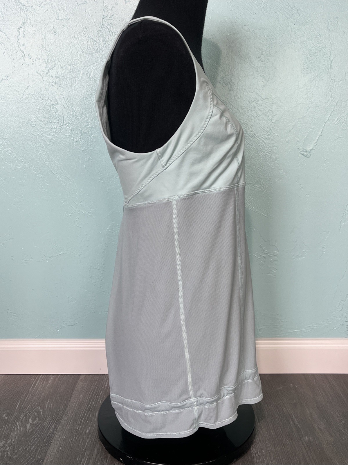Lululemon Back Pleat Drawstring Muscle Tank Top PALE TURQUOISE BLUE 8 MEDIUM