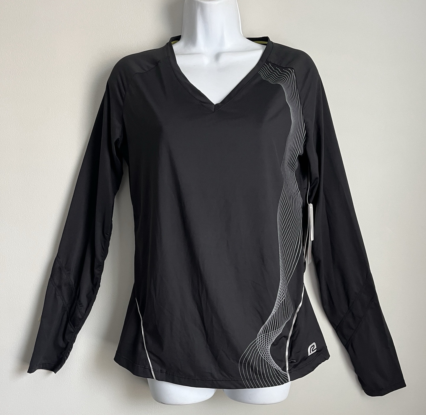 New Roadrunner Sports Women’s Black / Gray V Neck Pocket Athletic Top Sz. Large