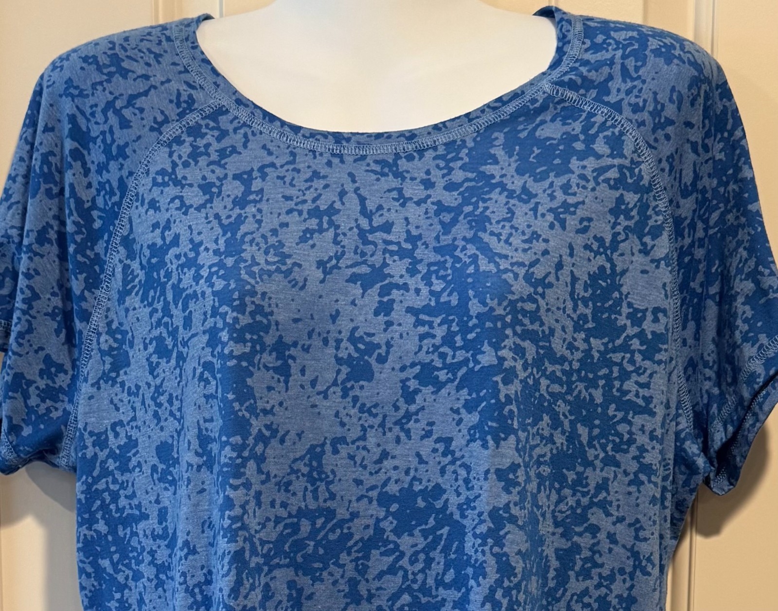 Tek Gear Blue Polyester Rayon Short Sleeve T-Shirt Top Athleisure – Women’s XL