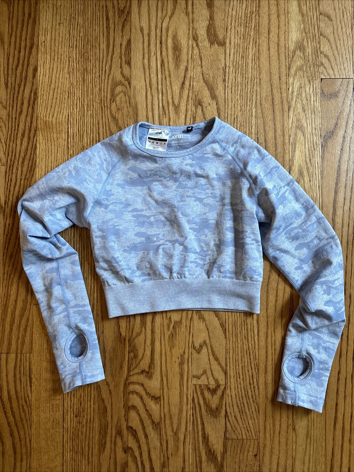 AYBL Womens Shirt Sz M Long Sleeve Cropped Seamless Logo Gym Athletic Blue Camo