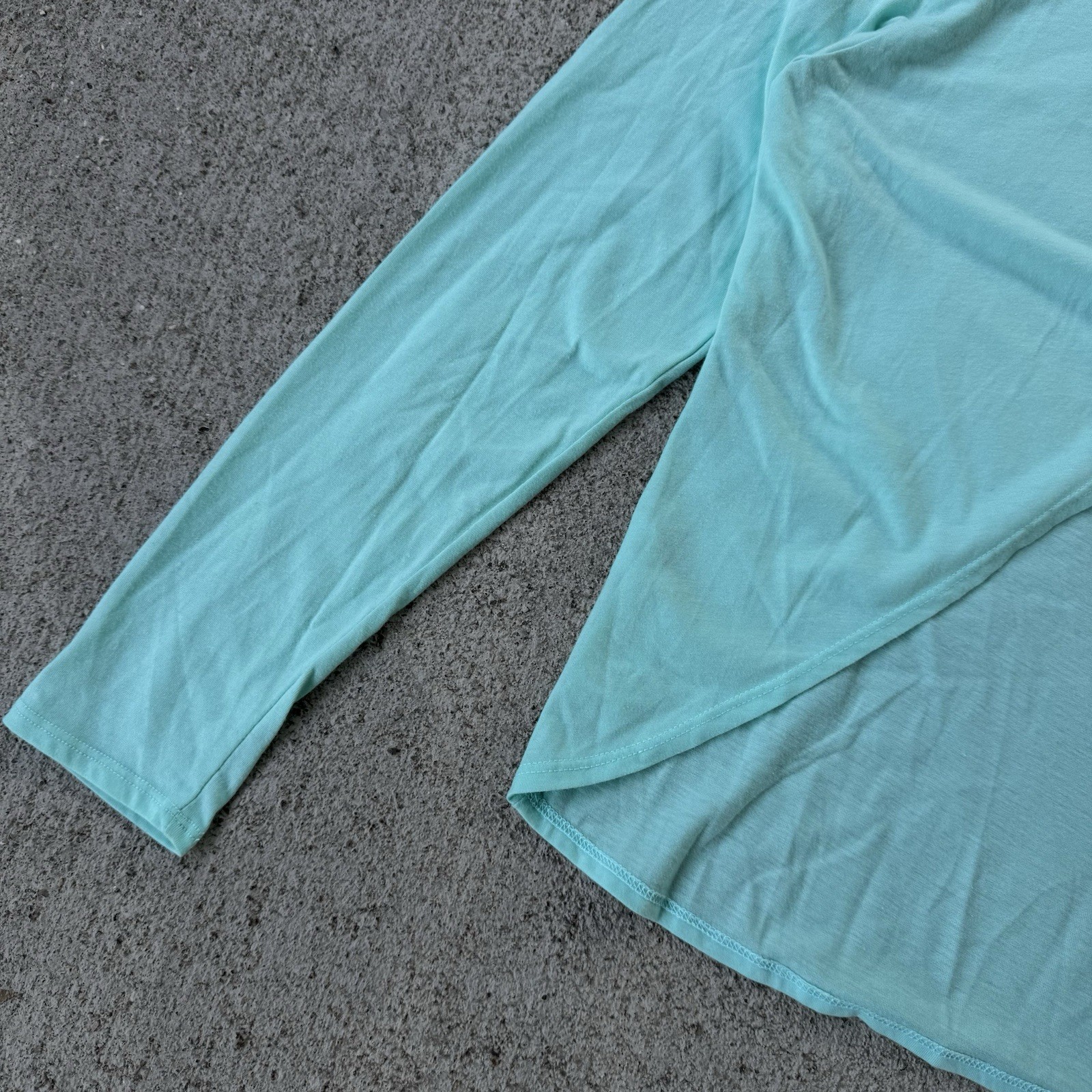 NEW Fabletics Millie Split Open Back Long Sleeve Top Turquoise Aqua Blue Large
