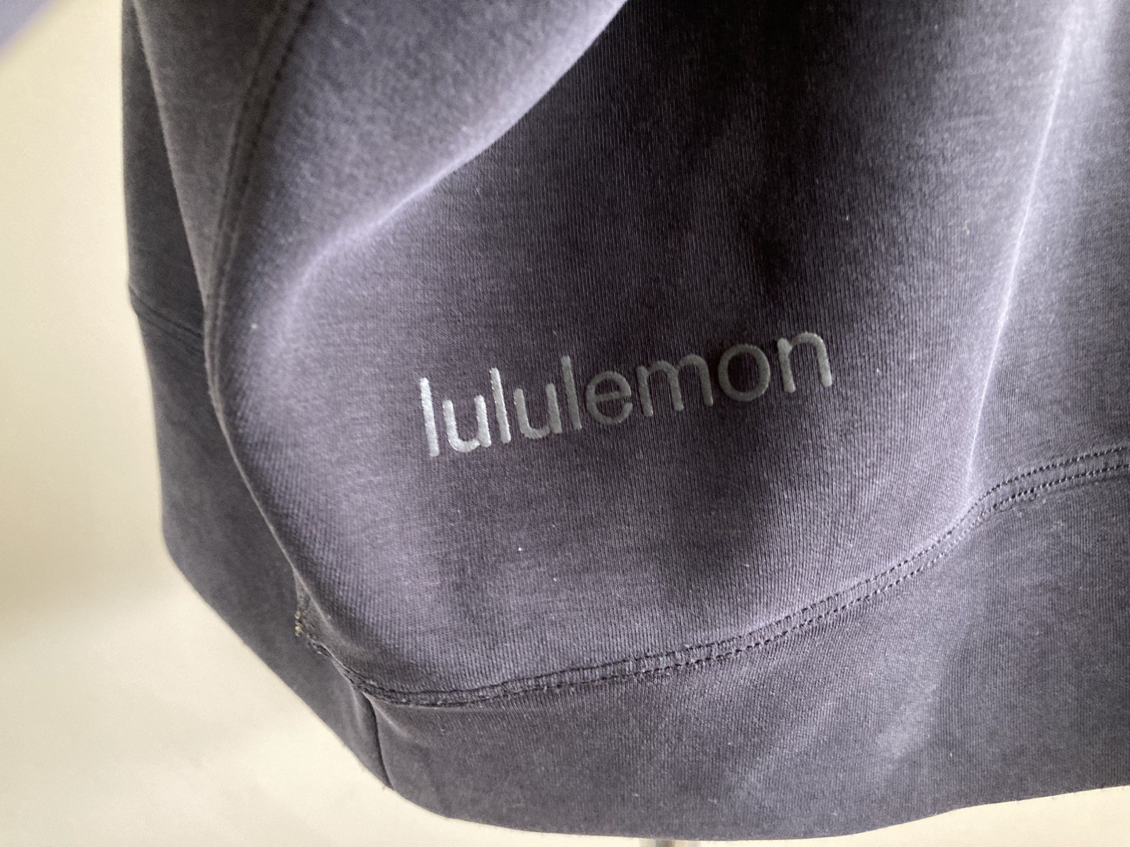 Lululemon Softstreme Perfectly Oversized Cropped Crew Black Womens Sz CA12 AU16