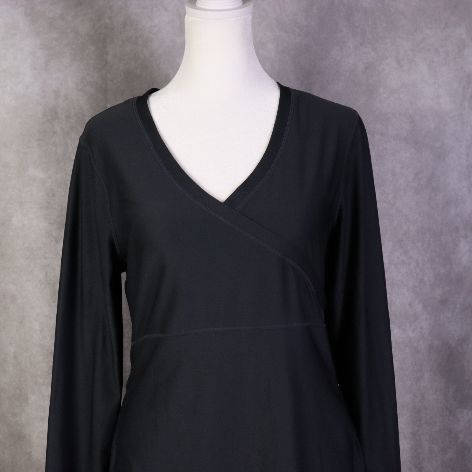 Athleta Wick It Wader Coverup Top Womens Small Gray Long Sleeve Beach Pool
