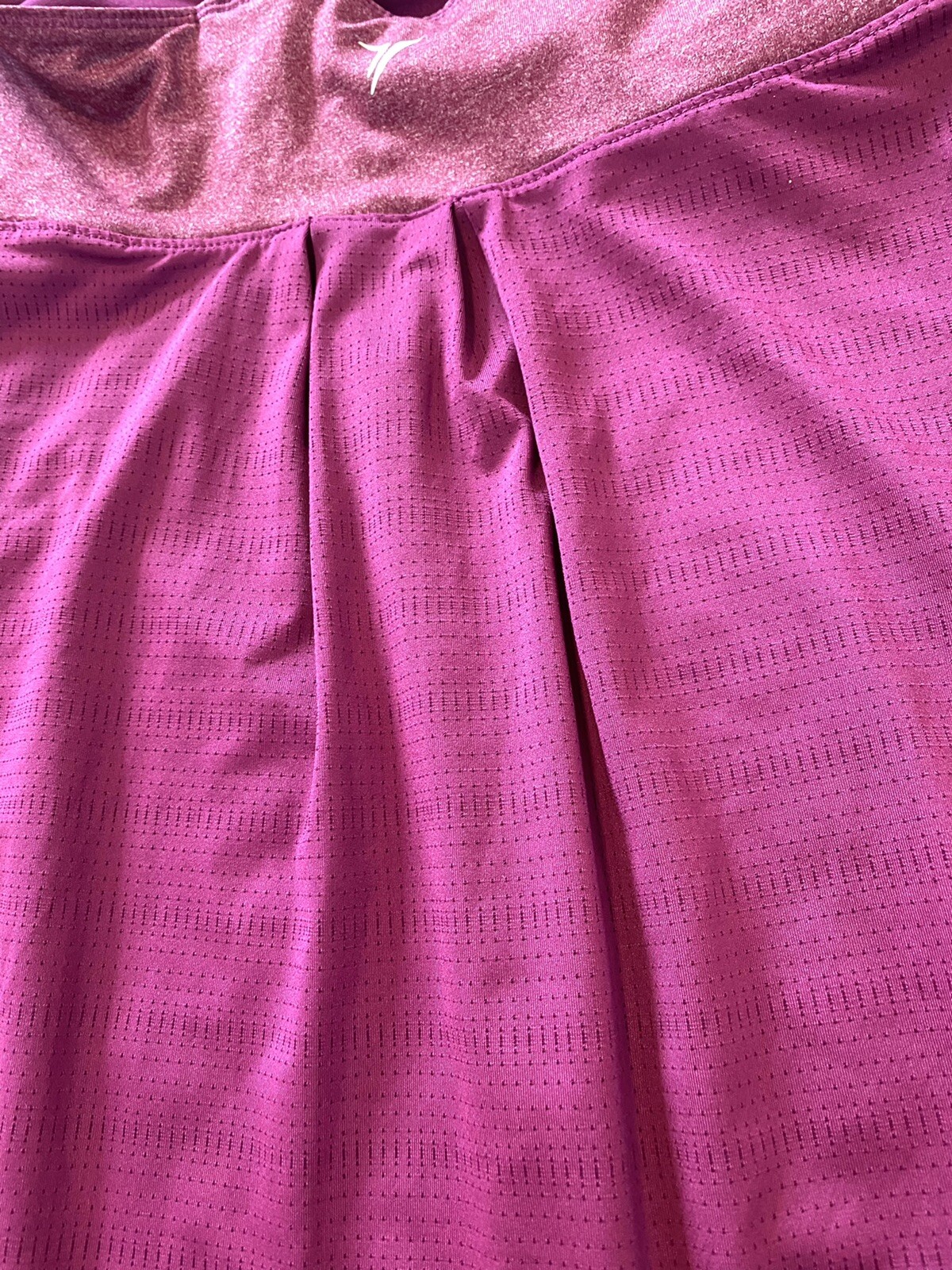 Old Navy Active Magenta Built In Bra Loose Fit Racerback Athletic Tank Top Sz XS