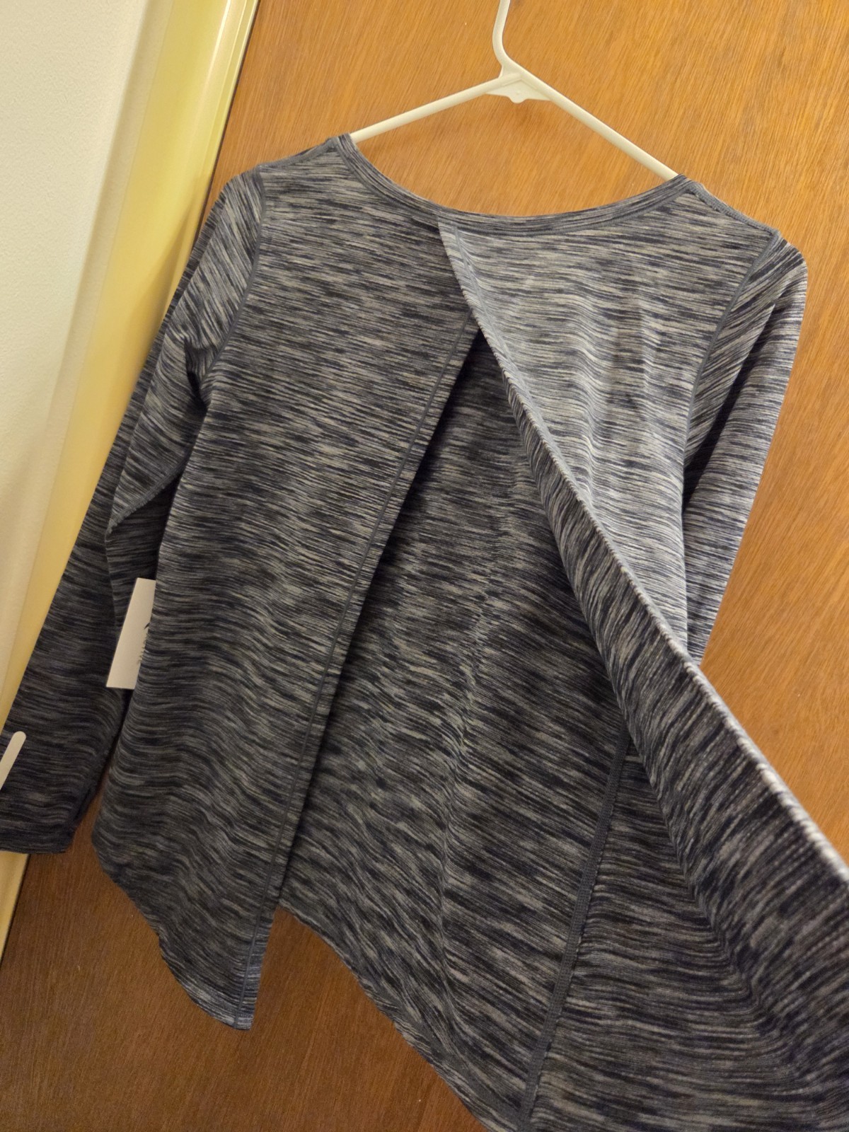 Zyia Active Womens Medium M Split Back Long Sleeve T New Nwt Thumbholes
