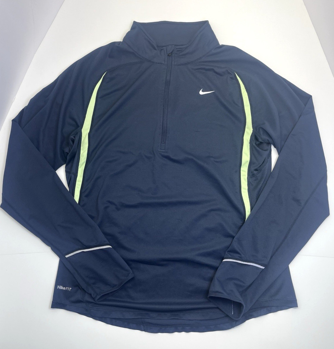 Nike Women’s Dri-Fit Size Medium Element 1/2 Zip Long Sleeve Running Pullover