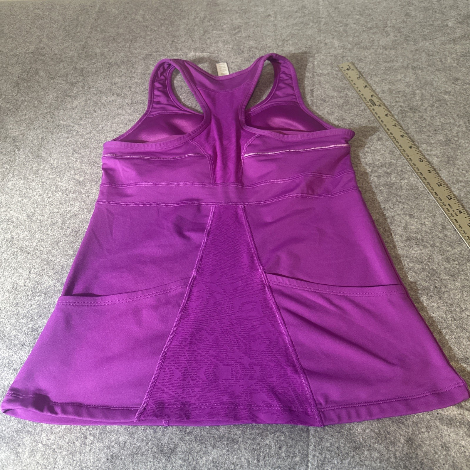 Athleta Active Athletic Tank Top Size MT Purple Pockets Compression Built in Bra