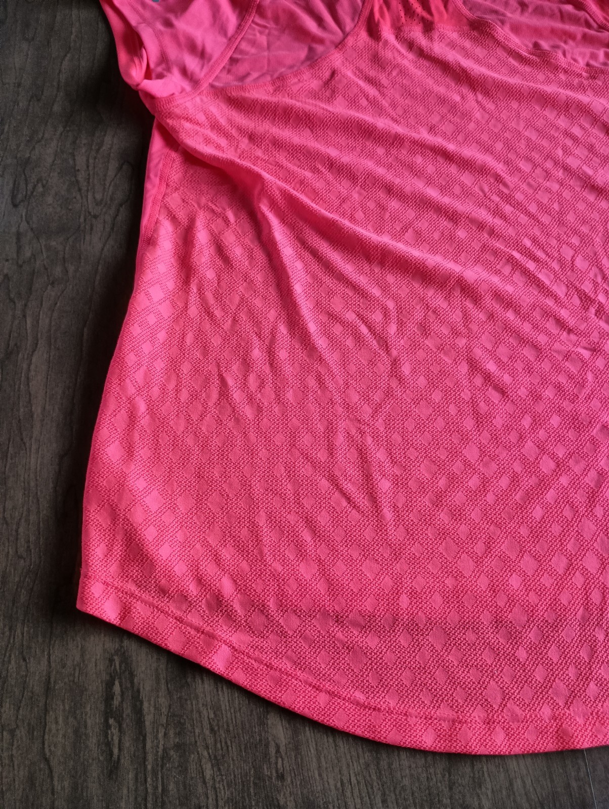 Champion Women’s Polyester Mesh Inserts Short Sleeve Activewear Shirt Medium