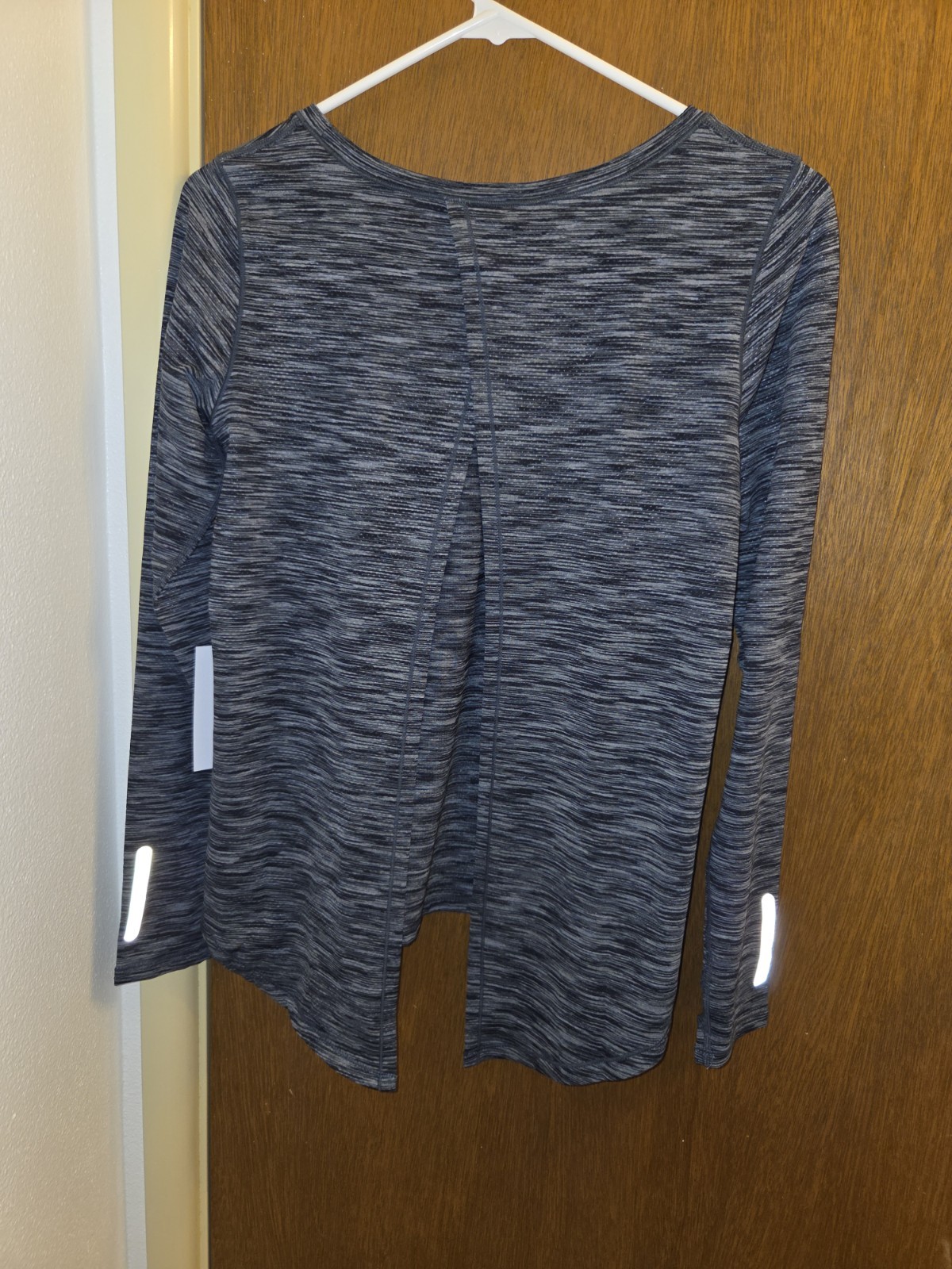 Zyia Active Womens Medium M Split Back Long Sleeve T New Nwt Thumbholes