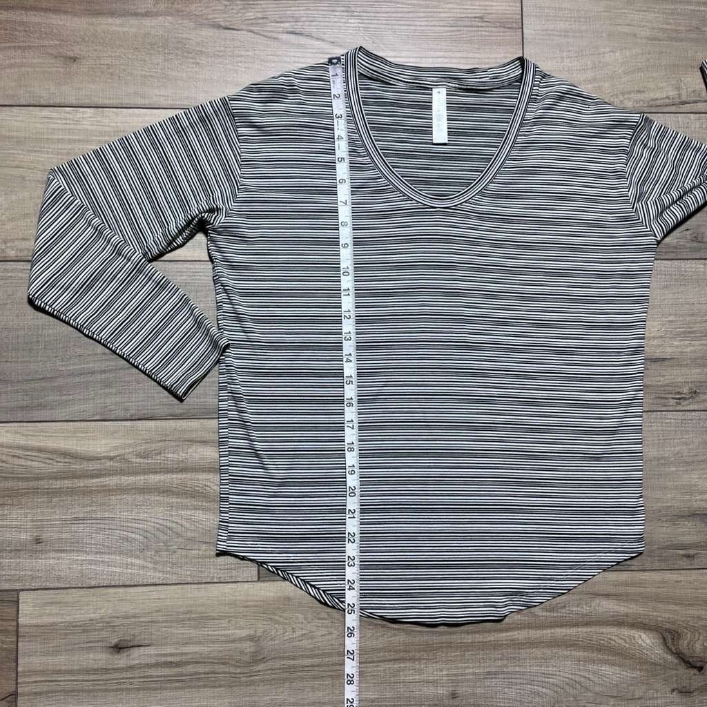 Athleta Womens Cloudlight Stratus Striped Top Size Small Black And White
