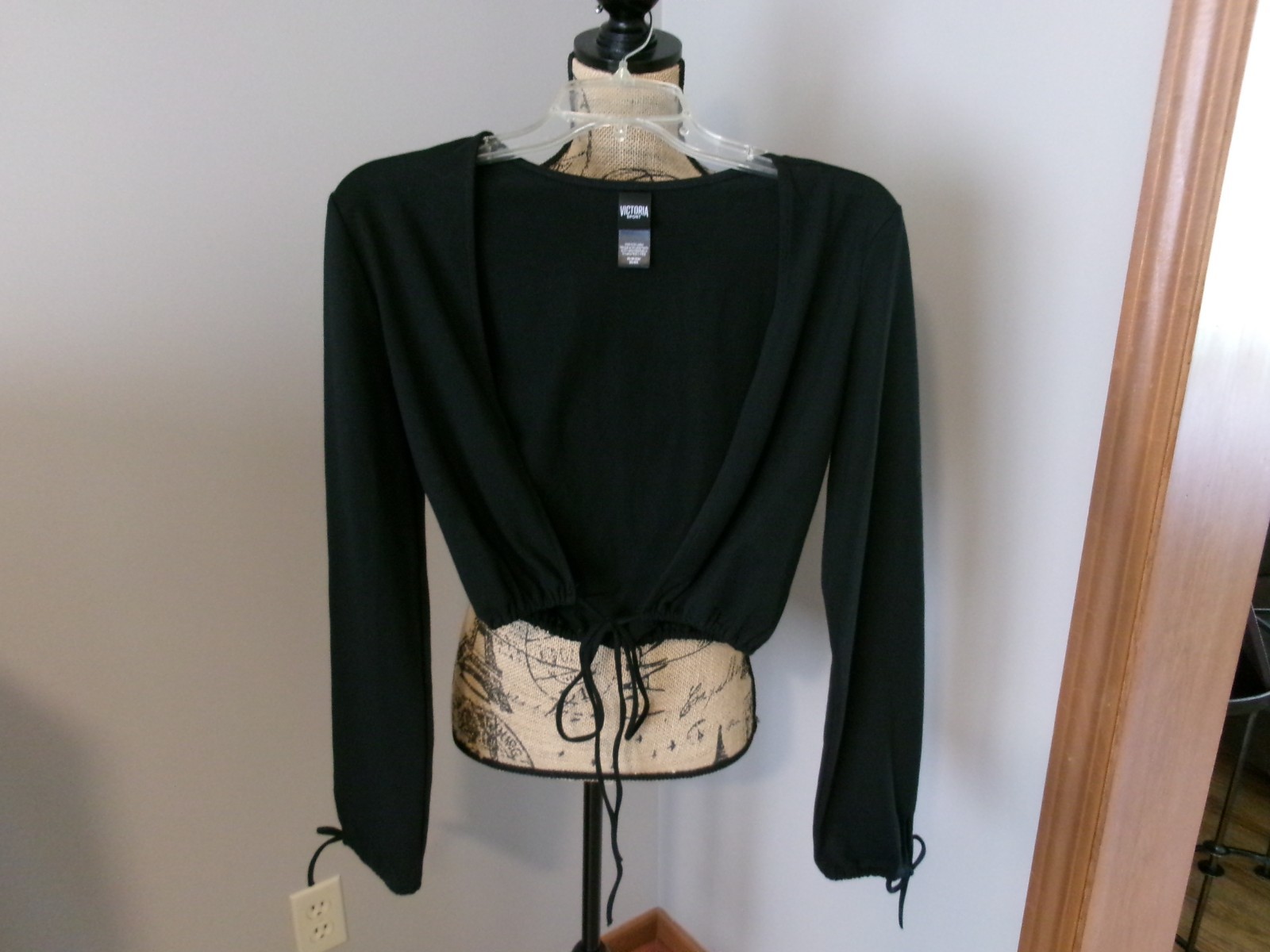Victoria’s Secret SPORT Tie Front BLACK Bolero Yogo Cover-Up Crop Top xs/sp RARE
