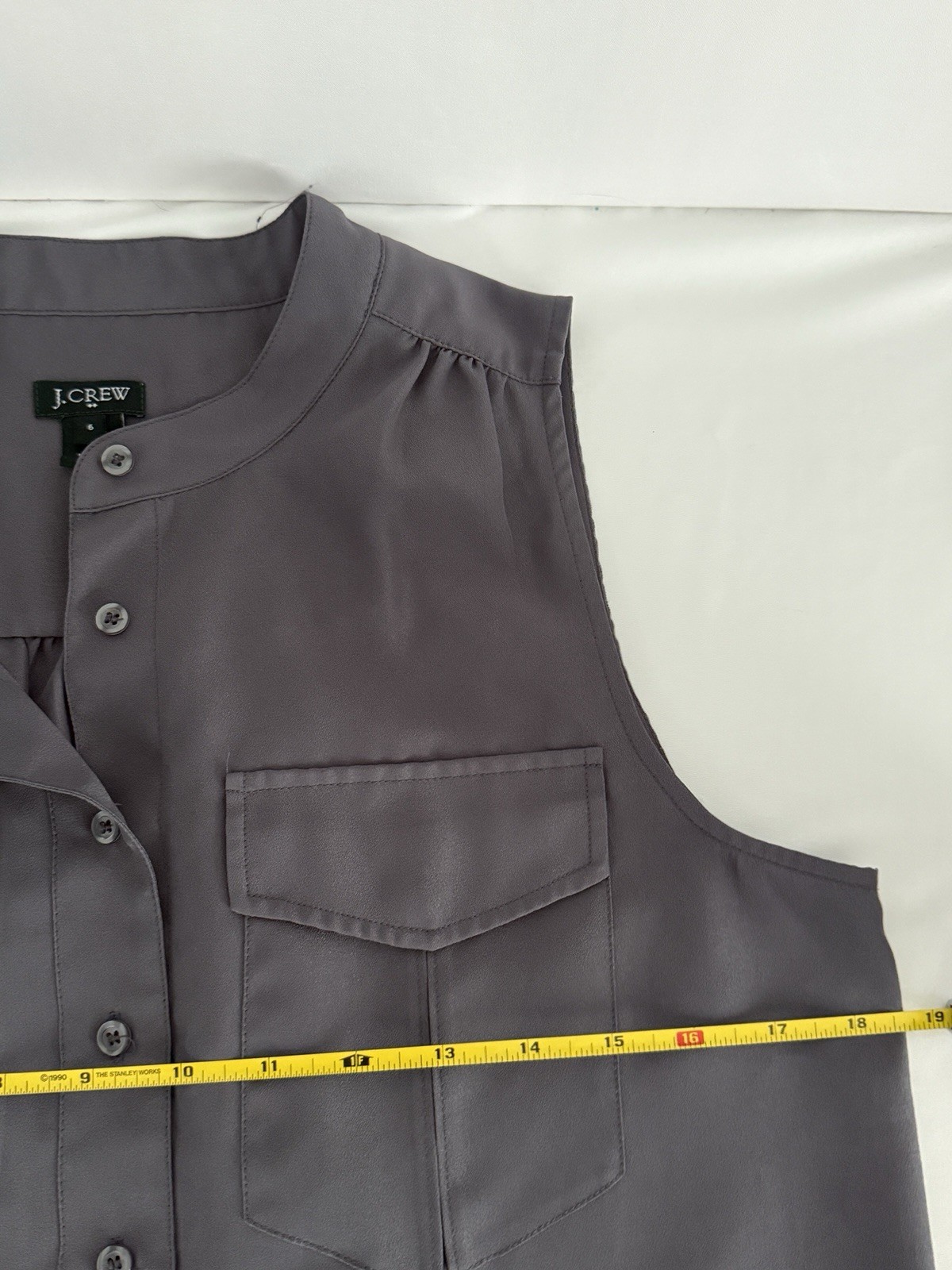J. Crew Womens Sleeveless Blouse Button Shirt Gray Chiffon Band Collar Size 6
