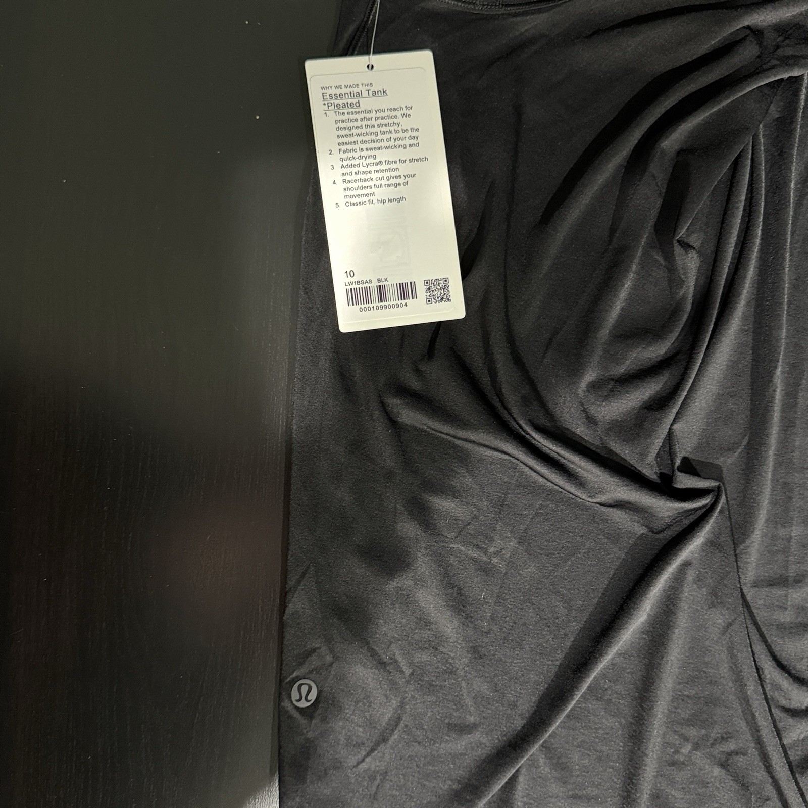 NWT⭐️LULULEMON⭐️SIZE 10⭐️ESSENTIAL TANK*PLEATED AUTHENTIC⭐️HIP LENGTH⭐️BLACK