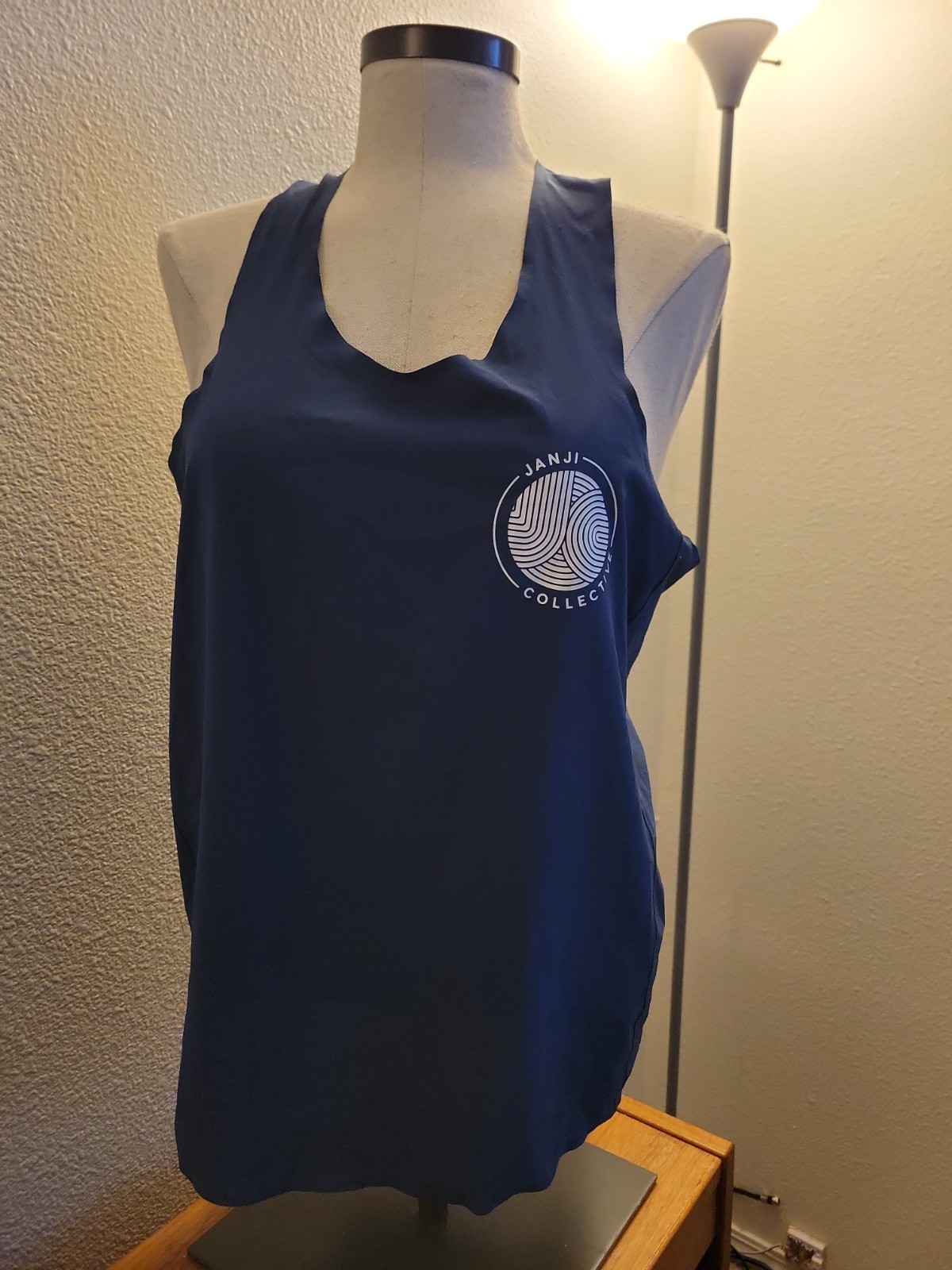 Janji Collective Size L Women’s Sleeveless Running Navy Tank