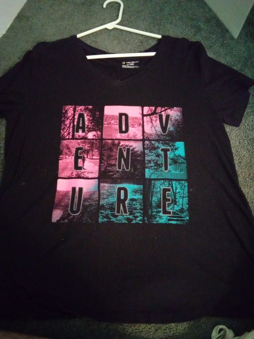 Women’s Black Pink Tek Gear Dry Tek Sz L V Neck Graphic Tee Adventure Shirt EUÇ