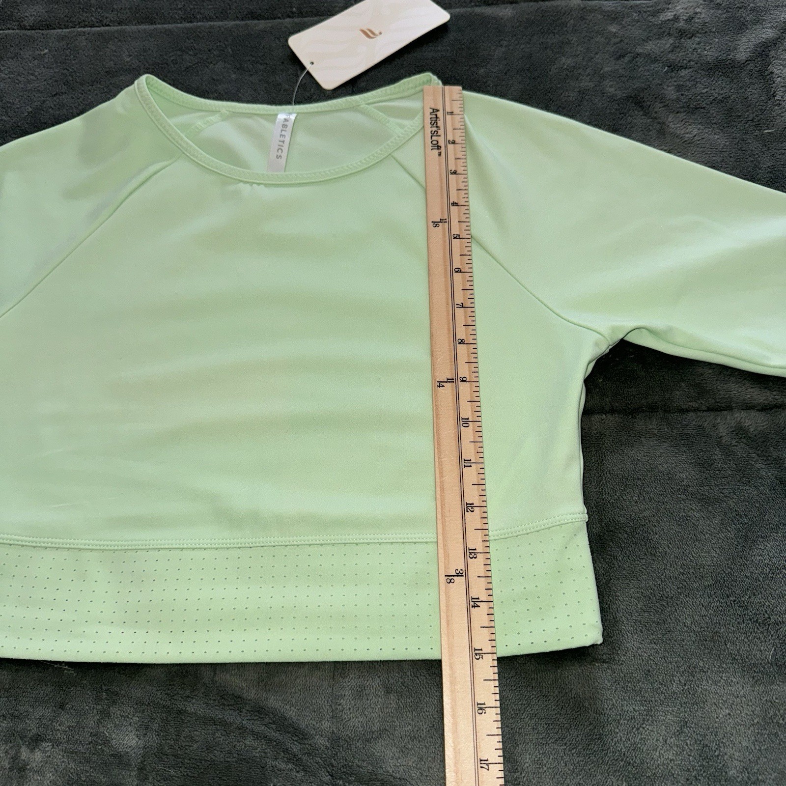 Fabletics Avah Color Green Block Cut Off Sleeve Crop Top Women’s Size Medium NWT