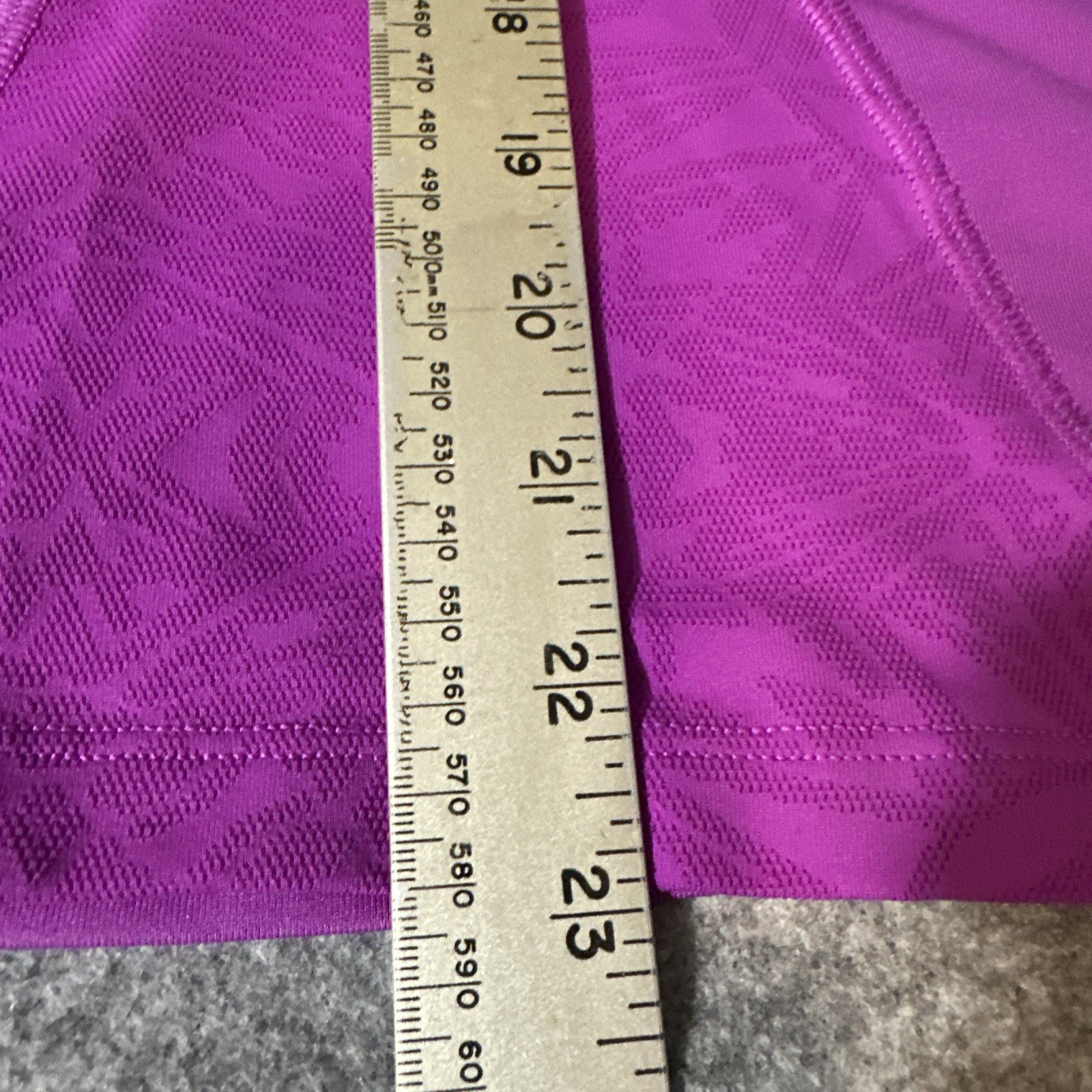Athleta Active Athletic Tank Top Size MT Purple Pockets Compression Built in Bra