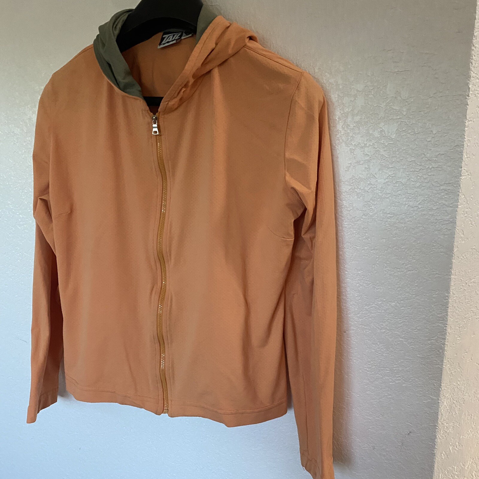 Tail Tech Women’s Light Peach Stretch Full Zip Hooded Light Jacket Size L