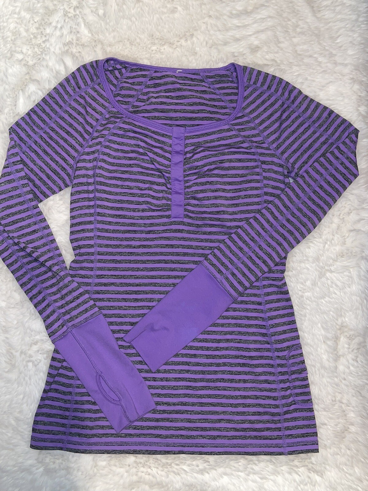 LULULEMON WOMENS 6 RUN SPORT HENLEY TOP PURPLE GREY STRIPED LONG SLEEVES SNAP B